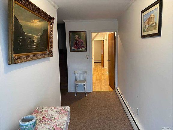 3rd image of 604 Lakeville Rd #1
