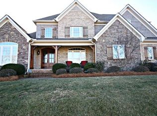 6246 Fox Chase Dr, Davidson, NC 28036