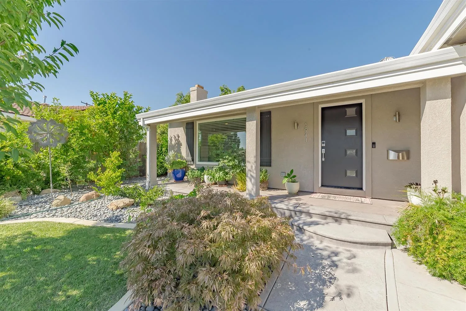 5941 Brandon Way photo 1
