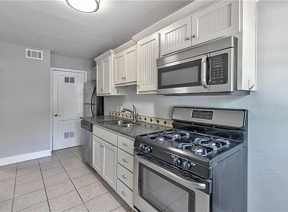 5th image of 4508 Holly St APT 2N