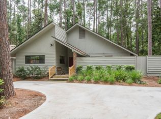 2 Arrow Wood Rd, Hilton Head Island, SC 29926