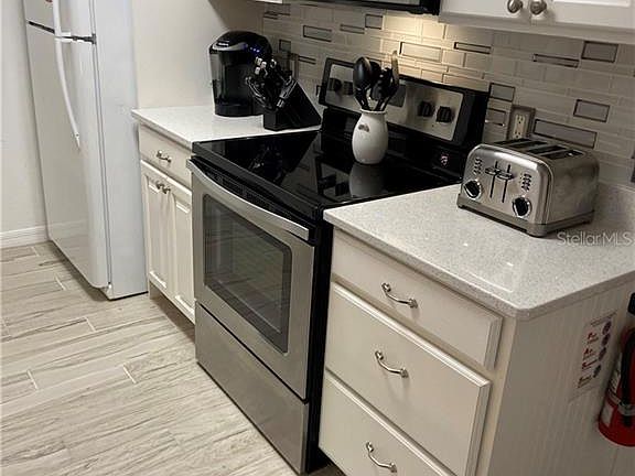 5th image of 8703 Knightsbridge Ct APT A