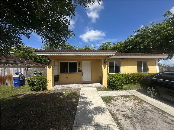 3rd image of 3104 Tarpon Dr