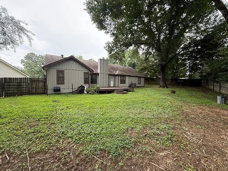 3040 Delvan Cv — Photo 17