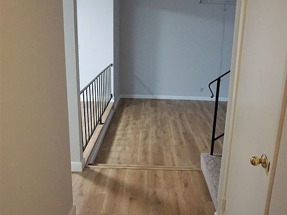 3rd image of 10333 Greenwood Ct APT 1