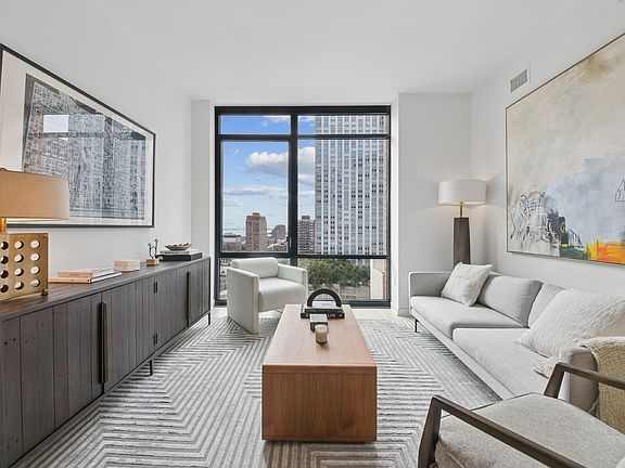 3rd image of 155 Bay St #1605
