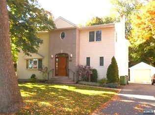 385 Willard Rd, Paramus, NJ 07652