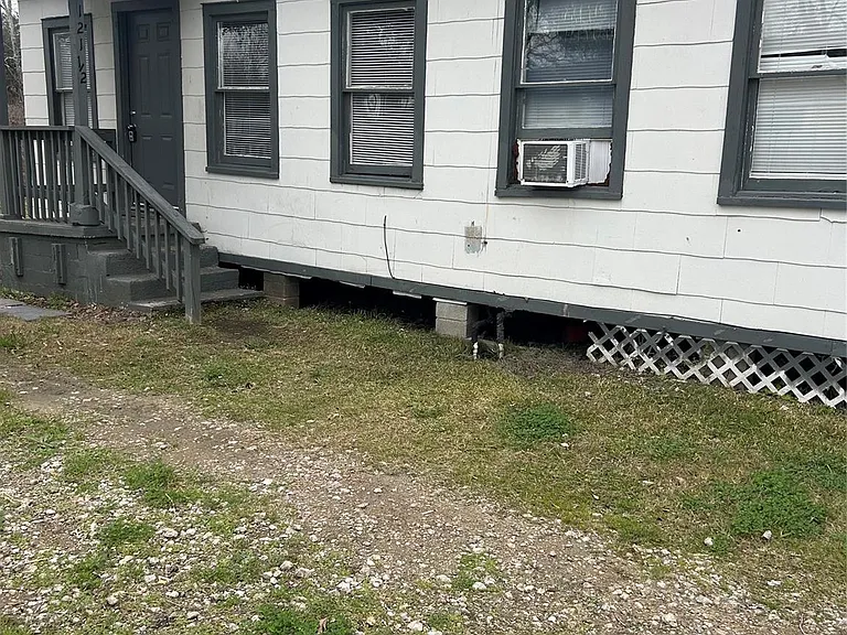 121 S Willow St — Photo 12