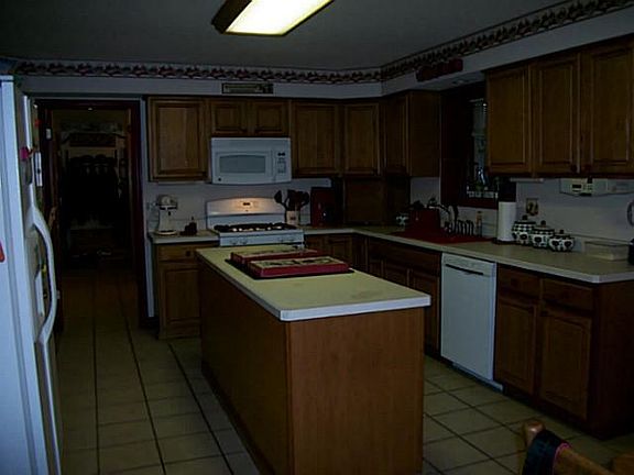 4th image of 1728 Ayrshire Ct