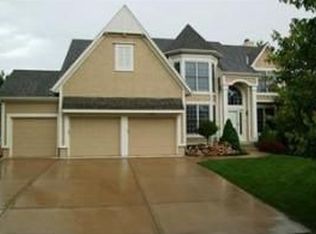 14135 Parkhill St, Overland Park, KS 66221