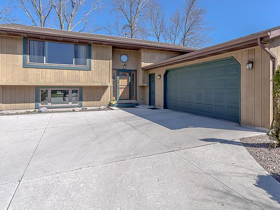 5th image of 2020 White Pine Ln