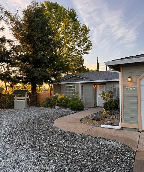 1686 Stetson Way — Photo 3