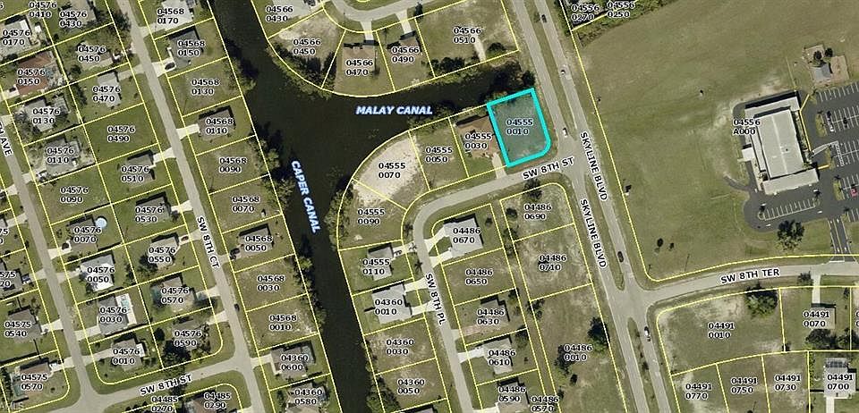2nd image of 801/803 SW 8th Pl