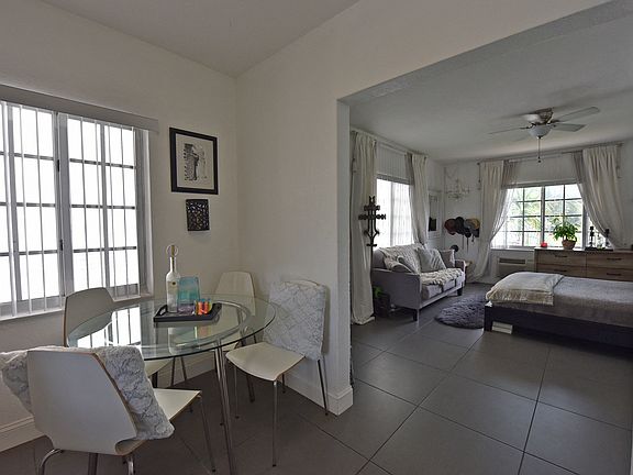 5th image of 3925 N Meridian Ave #12