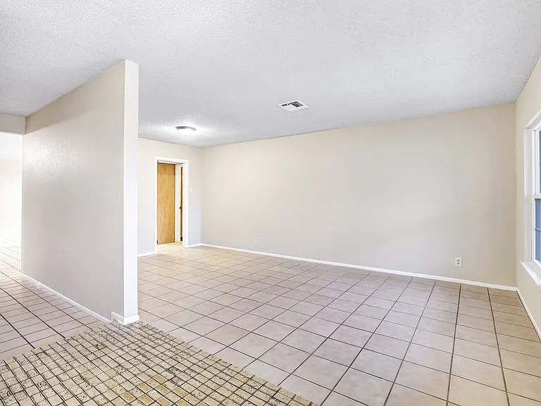 8138 Raritan St — Photo 2