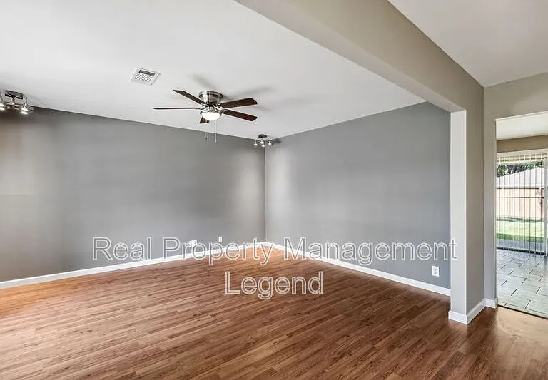 13425 Janwood Ln — Photo 19