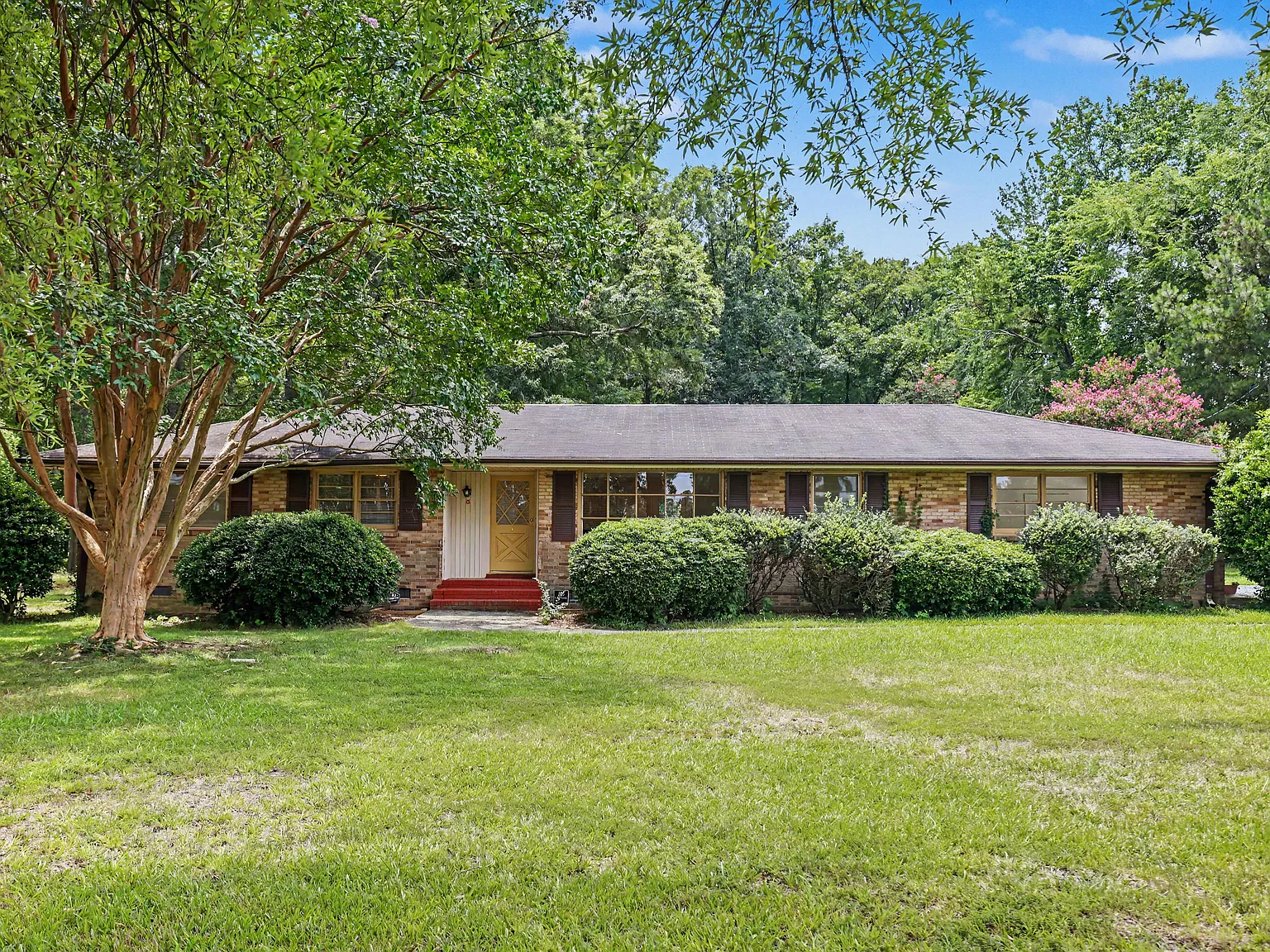 3 bed, 2.5 bath, 1636 sqft, $2,200 — Photo 3