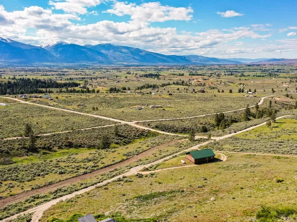 1052 Kyleighs Ln, Stevensville, MT 59870