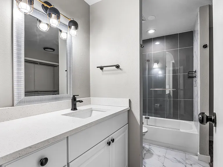 1050 S Monaco Pkwy #145 — Photo 14