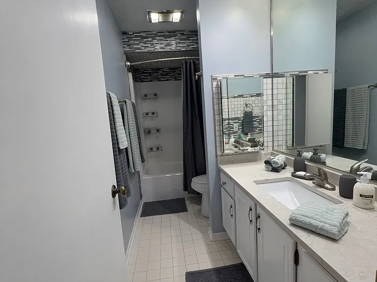 920 Camellia Dr #5 — Photo 8