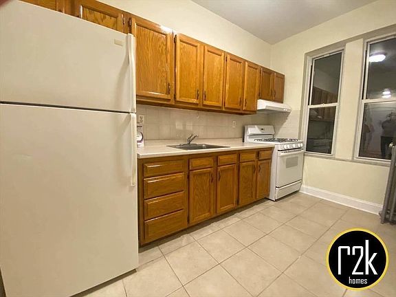 5th image of 4417 28th Ave #2C