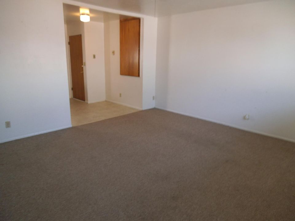 2nd image of 154 Dubois Ave