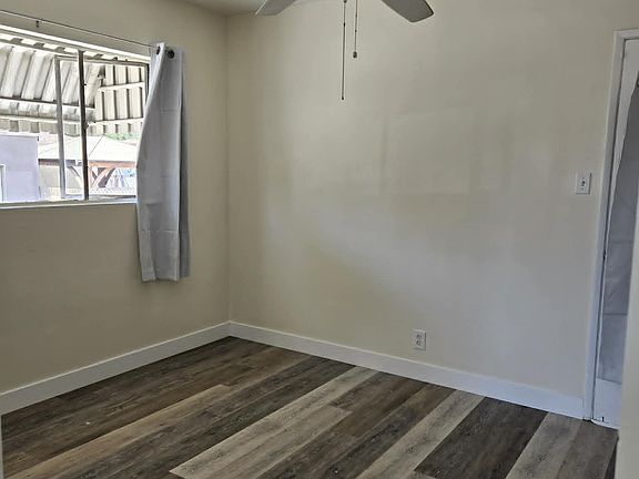 5th image of 206 W Los Angeles Ave