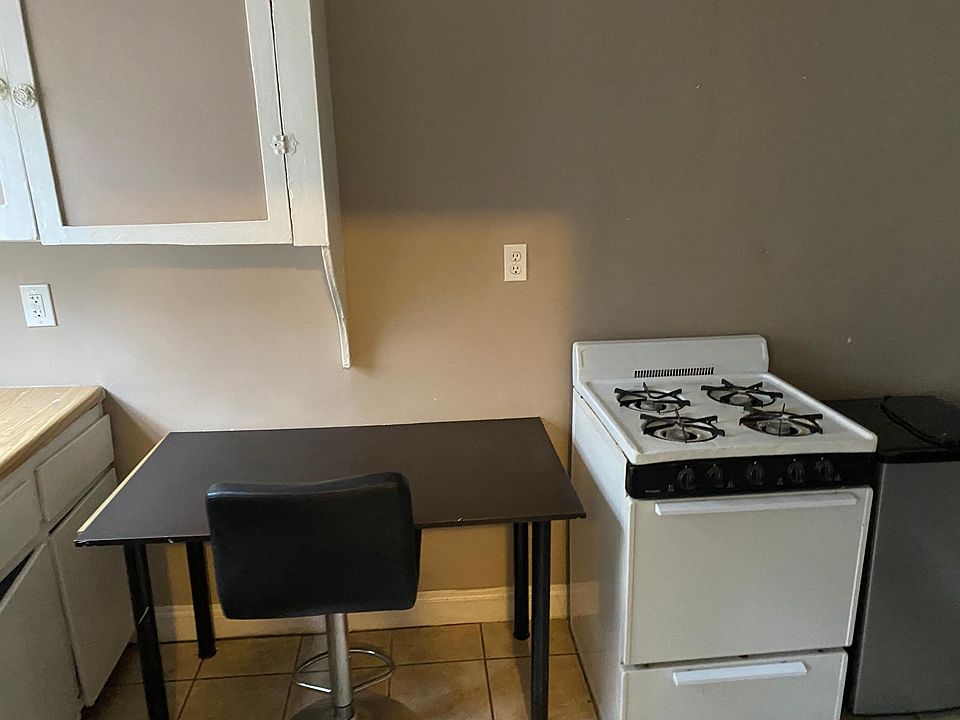 2nd image of 830 N Van Ness Ave APT 3