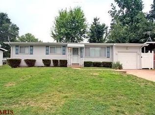 1390 Thrush Ln, Florissant, MO