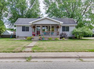 200 Oakwood St, Grand Ledge, MI