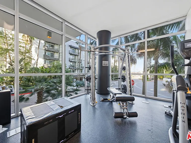 13650 Marina Pointe Dr #1603 — Photo 70