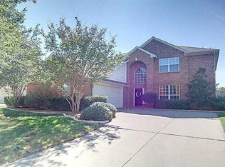 307 Village Trl, Trophy Club, TX 76262