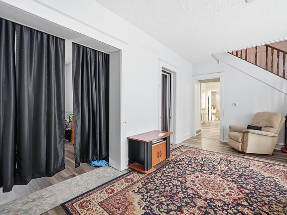 5th image of 127 N Kinney St