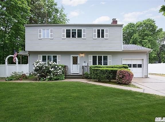 2nd image of 4 Westbrook Ln