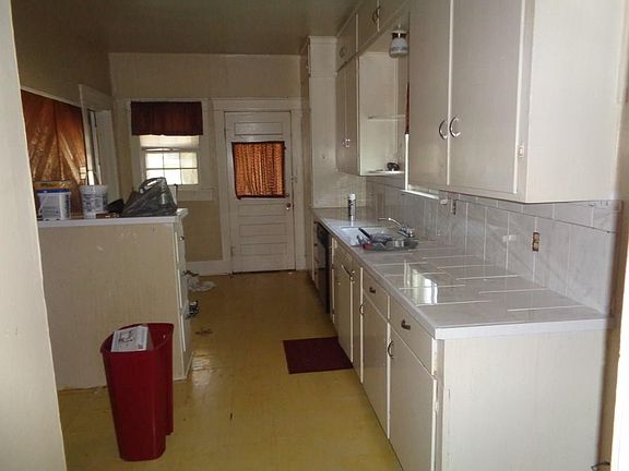 3rd image of 1102 Portland Ave
