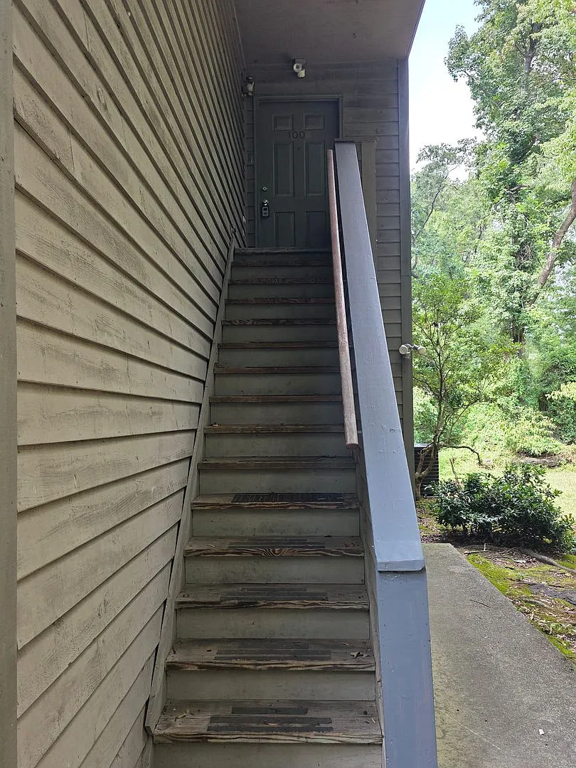 1008 Creekside Way — Photo 3