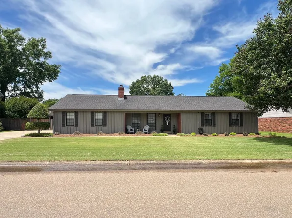1361 Joplin Dr, Grenada, MS 38901