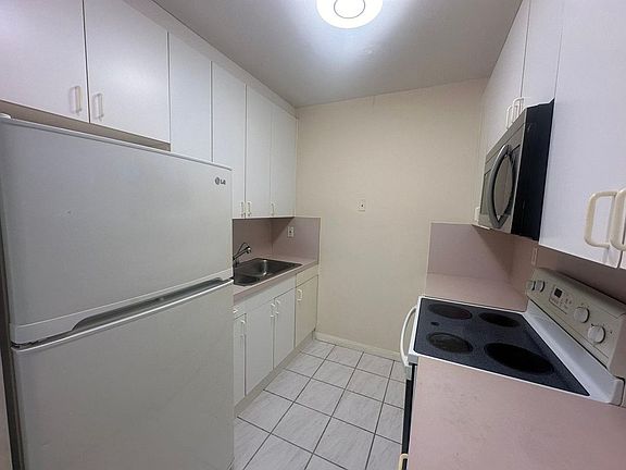 2nd image of 2170 NE 51st Ct Unit B25