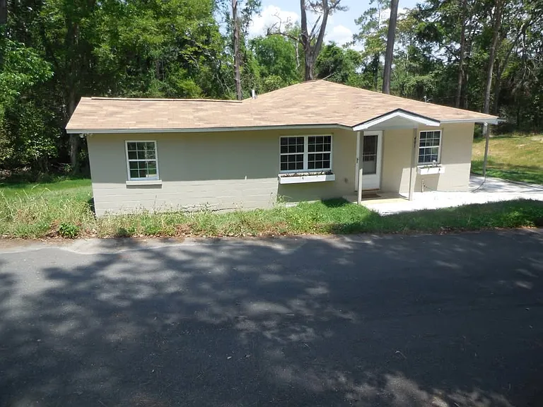401 SE Short St — Photo 8