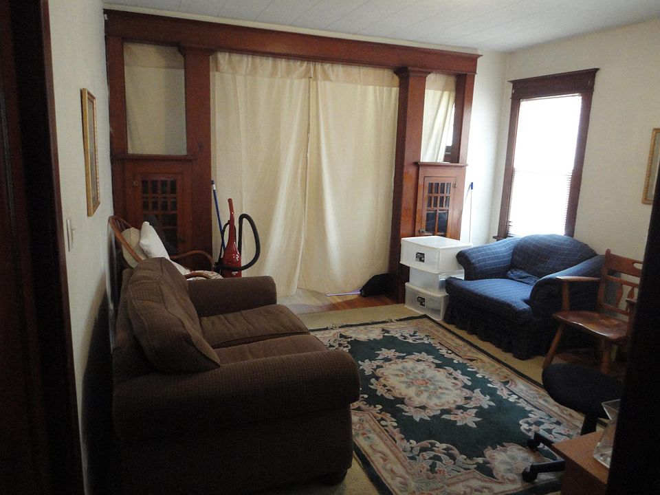 1st image of 185 Kenmore Ave #1F