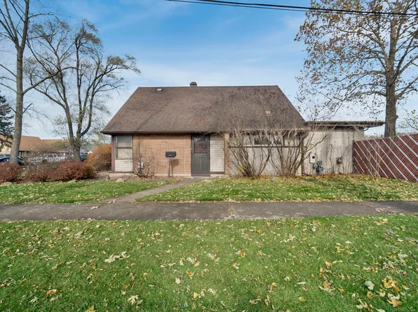 17157 Oakwood Ave, Lansing, IL 60438