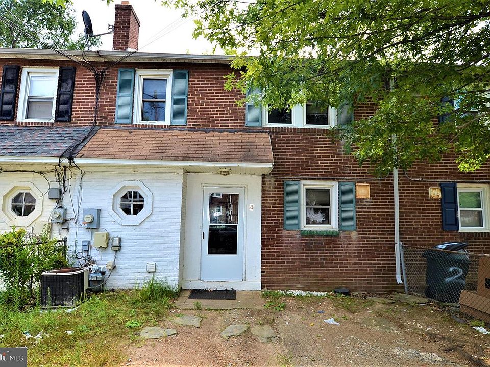 1st image of 4 Clayton Ct