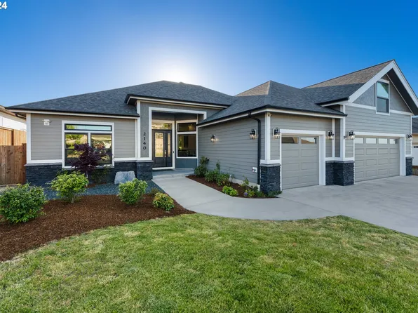 2140 Garfield St, North Bend, OR 97459