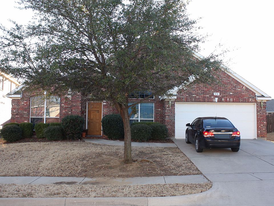 1st image of 616 Bur Oak Dr