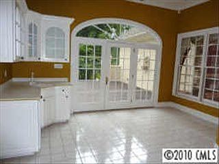 5th image of 2889 Scarborough Ct
