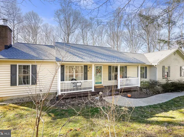 5220 Surrey Ct, Huntingtown, MD 20639