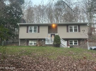 667 Hassler Mill Rd, Harriman, TN 37748