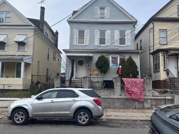 152 Jacques St, Elizabeth City, NJ 07201