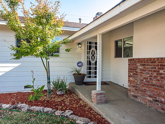 3rd image of 9053 Kiefer Blvd