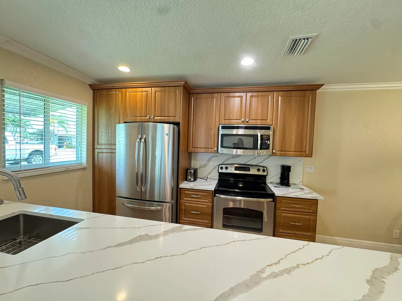 1 bed, 2.0 bath, 994 sqft, $2,100 — Photo 4
